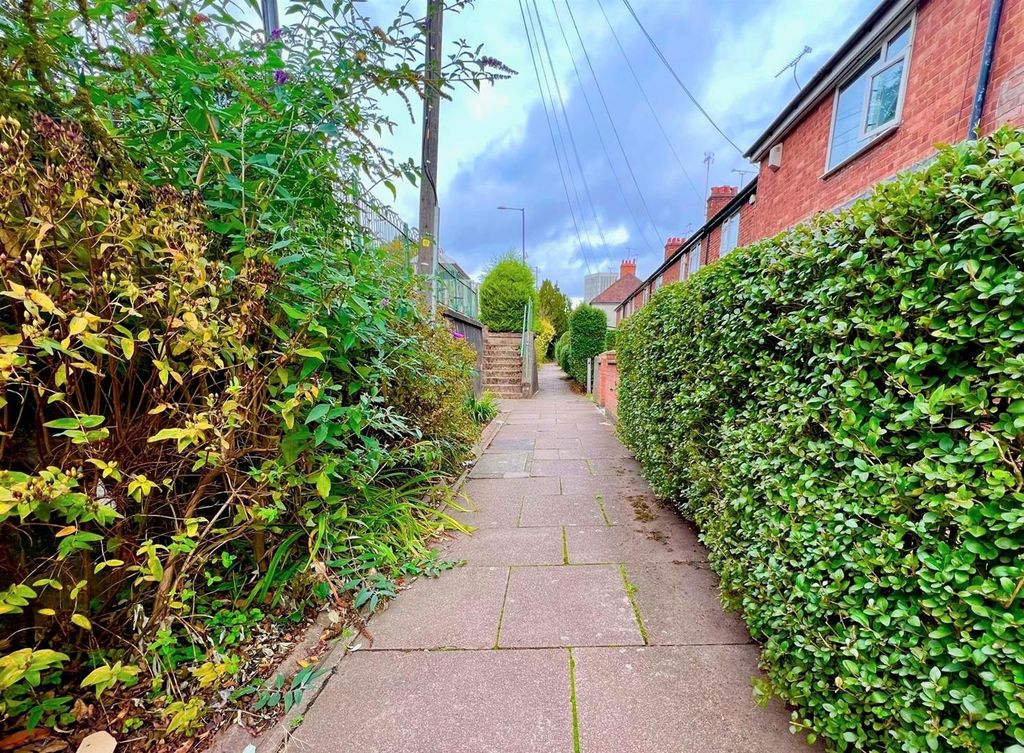 Property photo 2 of 7