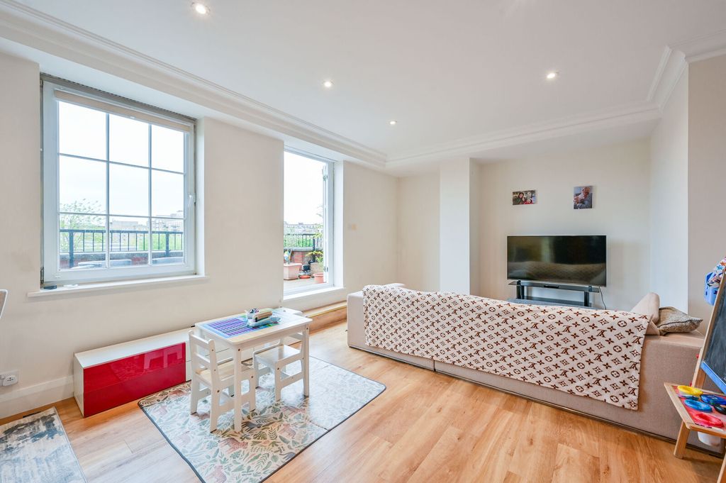 Property photo 2 of 14