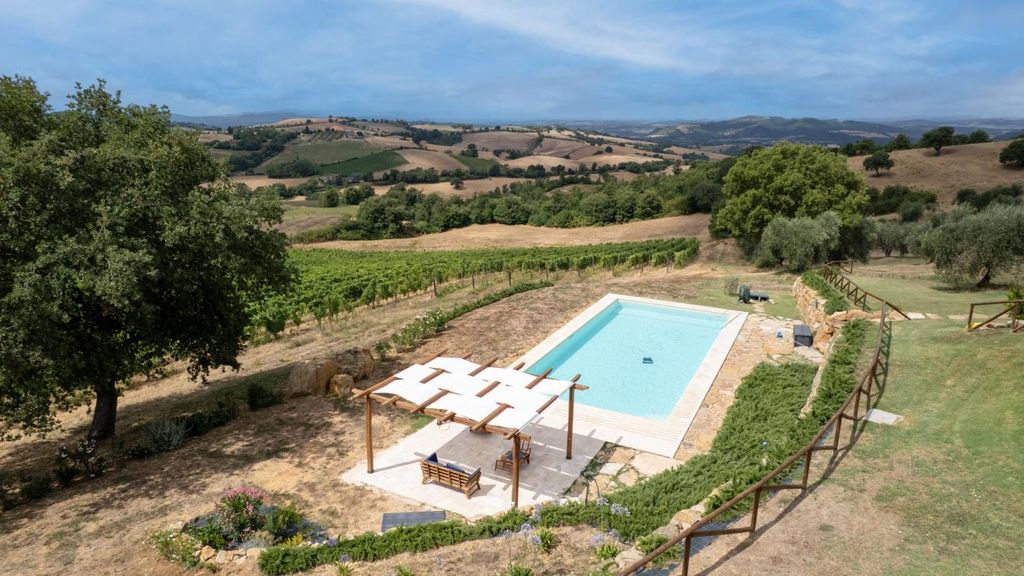 Property photo 2 of 40