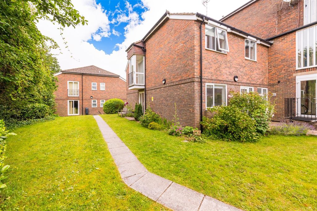 2 bed flat for saleKeymer Road, Hassocks BN6