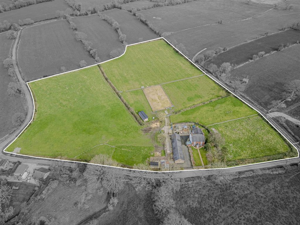 Property photo 3 of 68 Outside