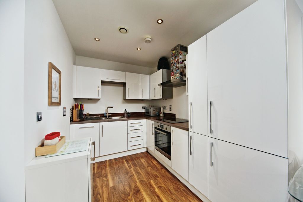 Property photo 2 of 16 Kitchen