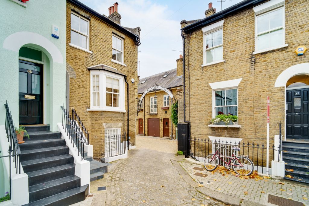 Property photo 2 of 14 Photo 1