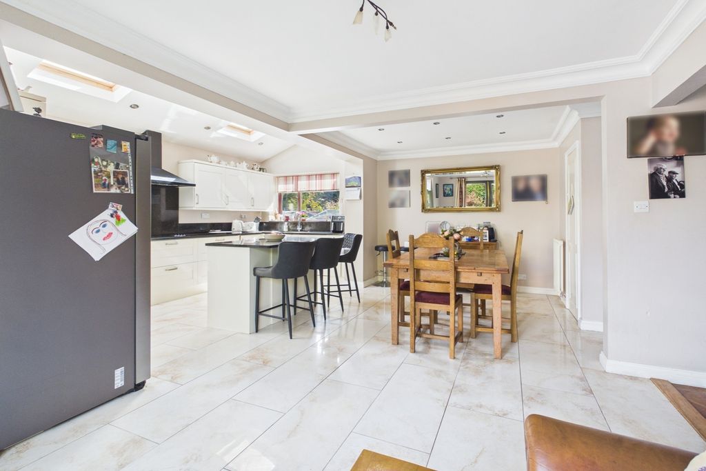 Property photo 3 of 30 Cam03259G0-Pr0265-Still013