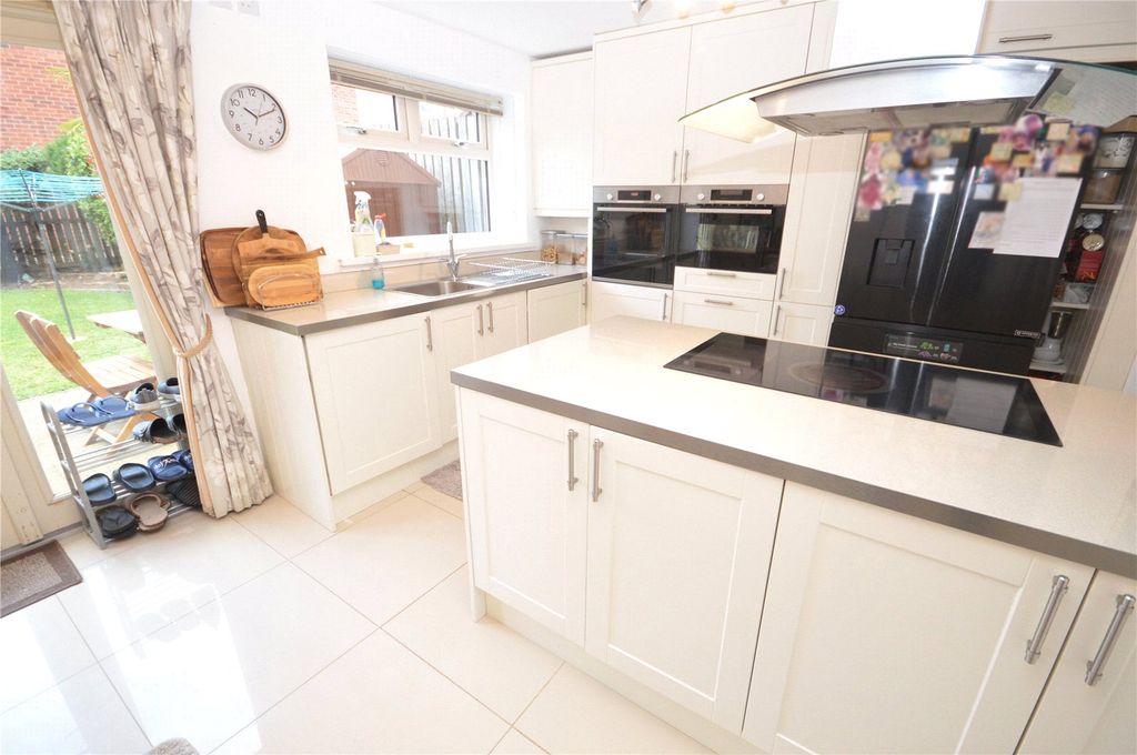 Property photo 2 of 15 Picture No. 44