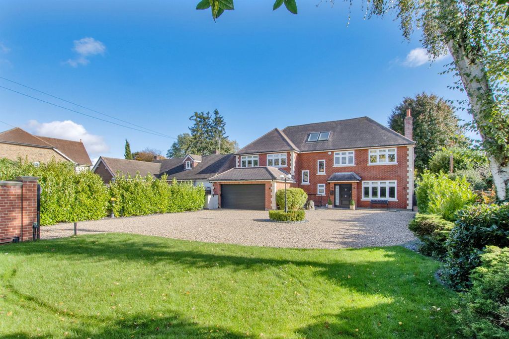 Property photo 2 of 35