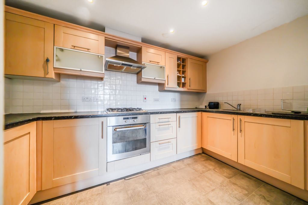 Property photo 2 of 17 Kitchen