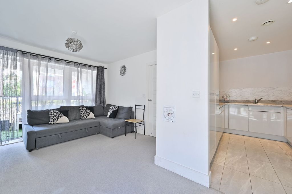 Property photo 2 of 12