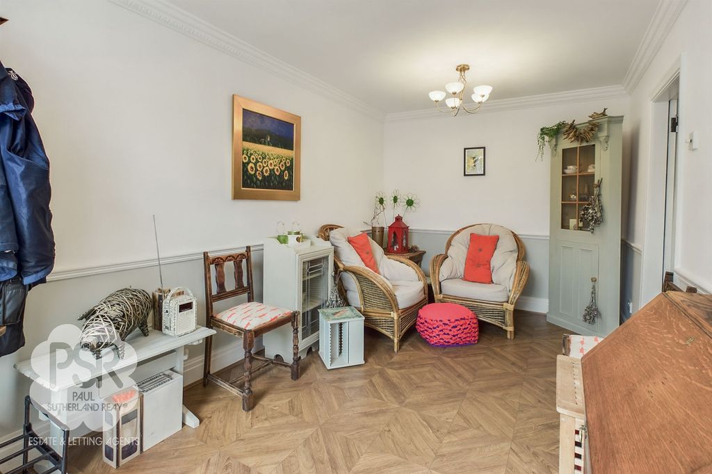 Property photo 3 of 31
