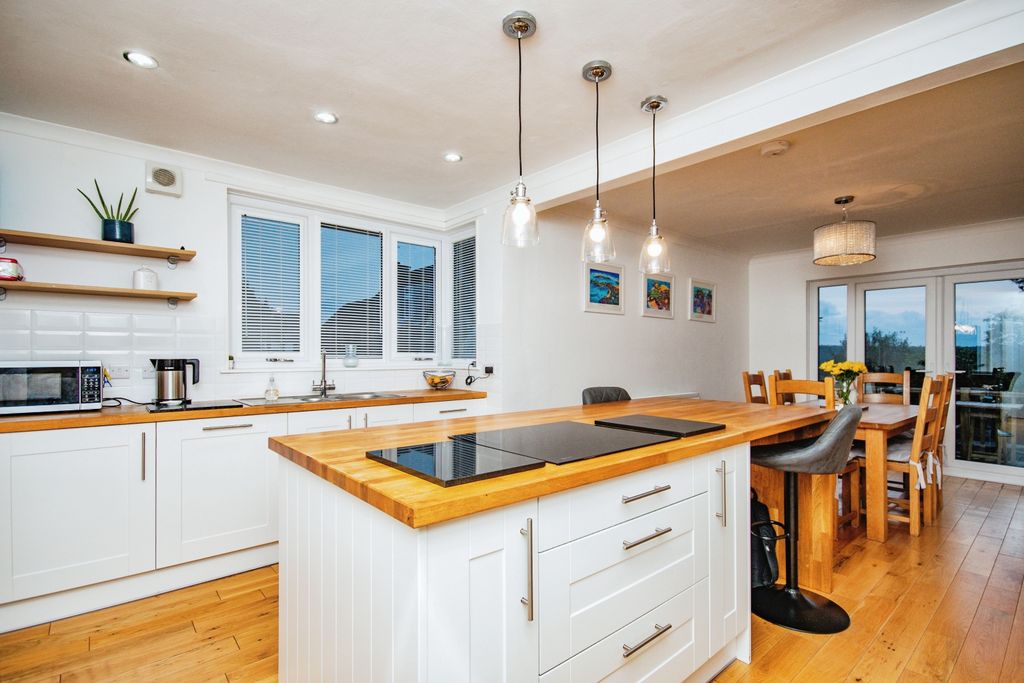 Property photo 3 of 17 Photography