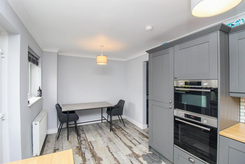 Property photo 3 of 10 Kitchen/Diner