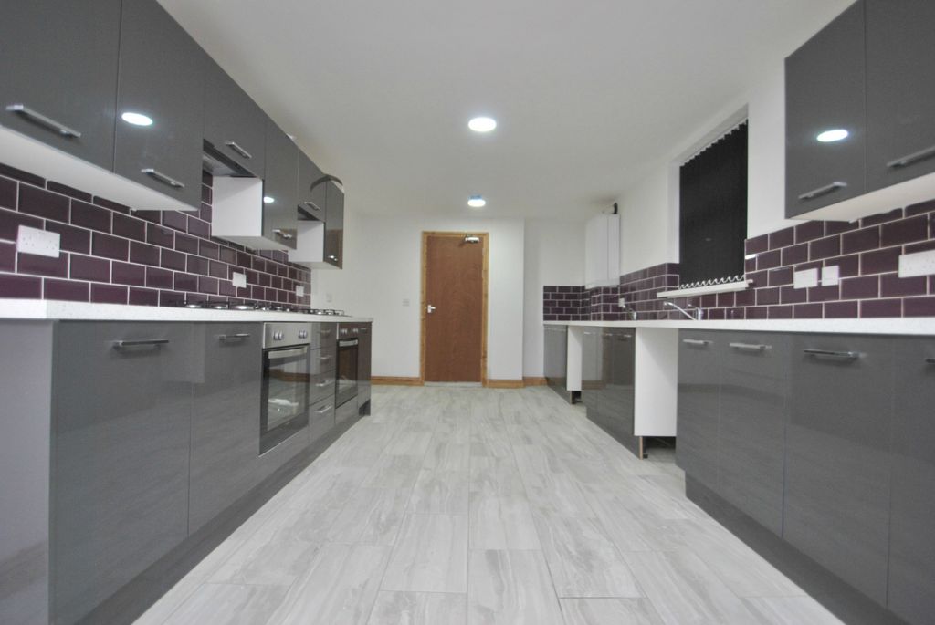 Property photo 2 of 19 Photo 5