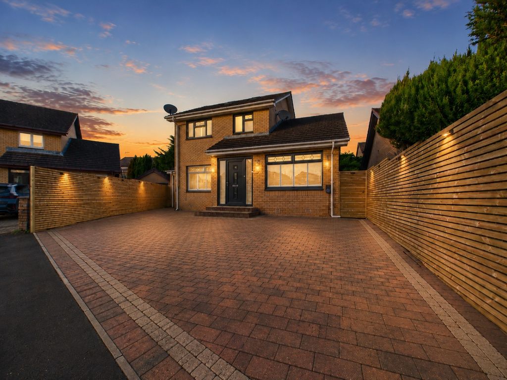 Property photo 1 of 33 4951050