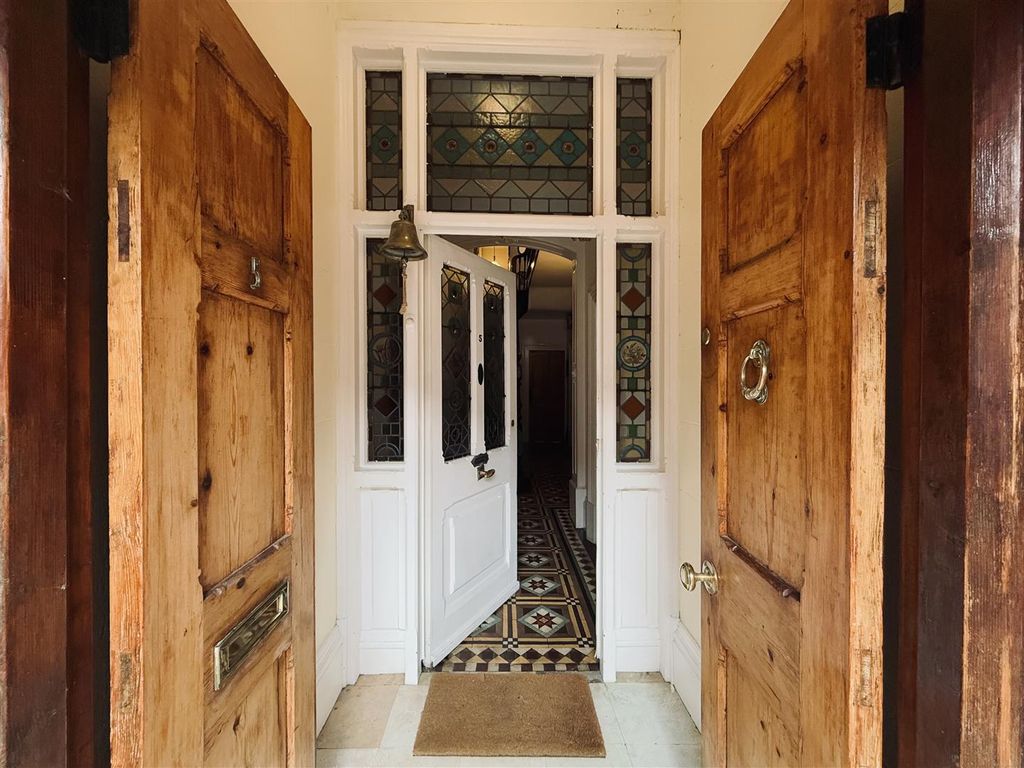 Property photo 2 of 47 2