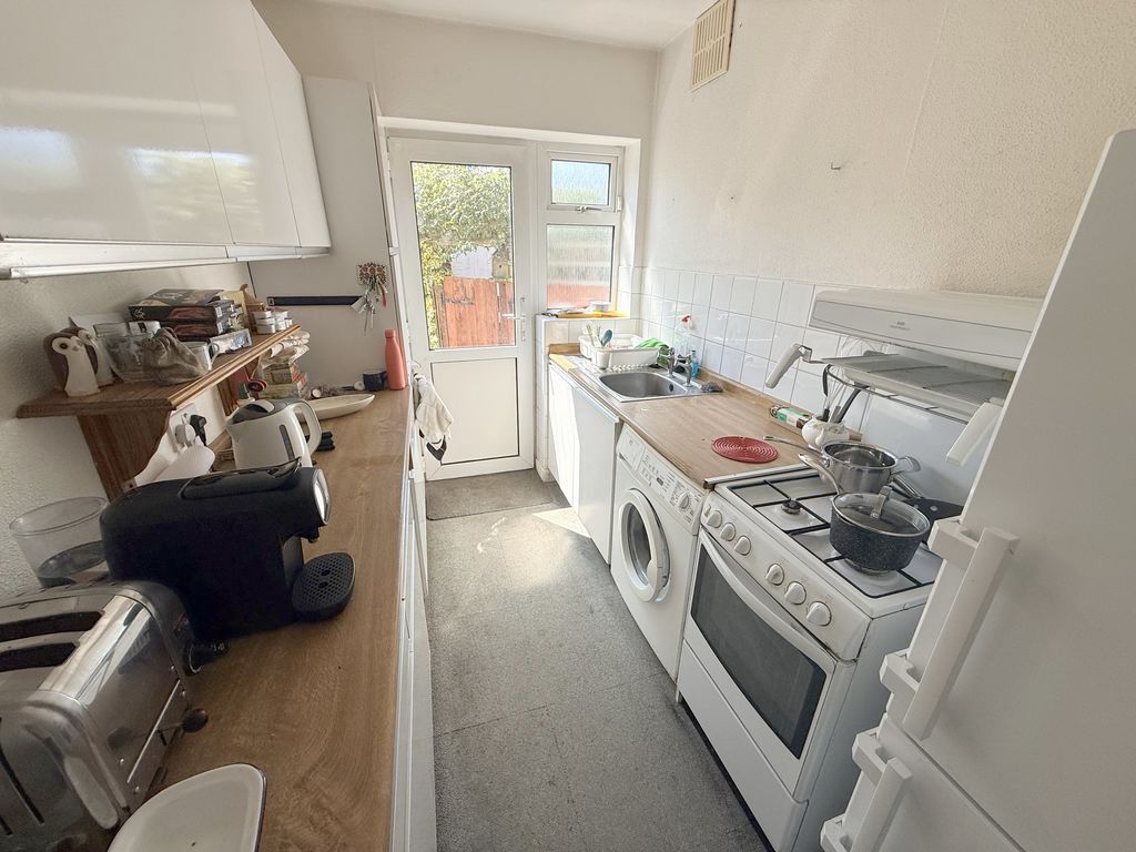 Property photo 2 of 14 Kitchen