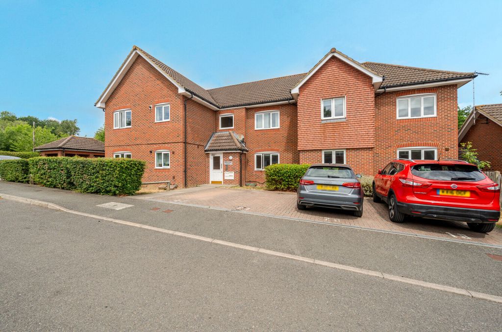 Property photo 1 of 16 1324996-1-68764Ad...