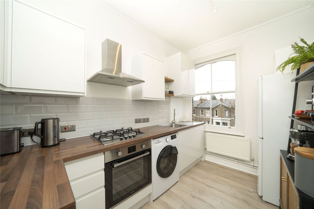 Property photo 3 of 10 Picture No. 02