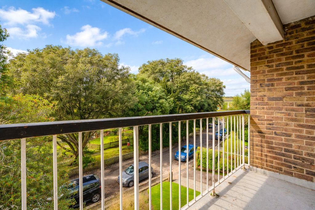 Property photo 2 of 15 Picture No. 26