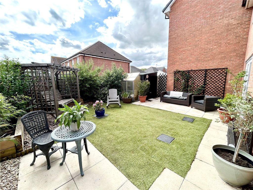 Property photo 2 of 19 Picture No. 09