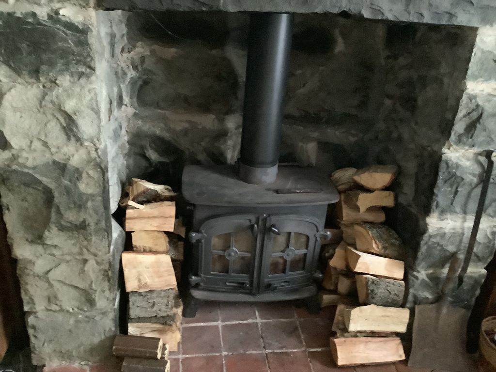 Property photo 3 of 16 Log Burner