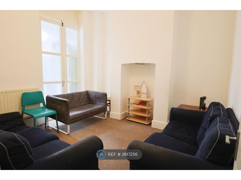 Property photo 2 of 11