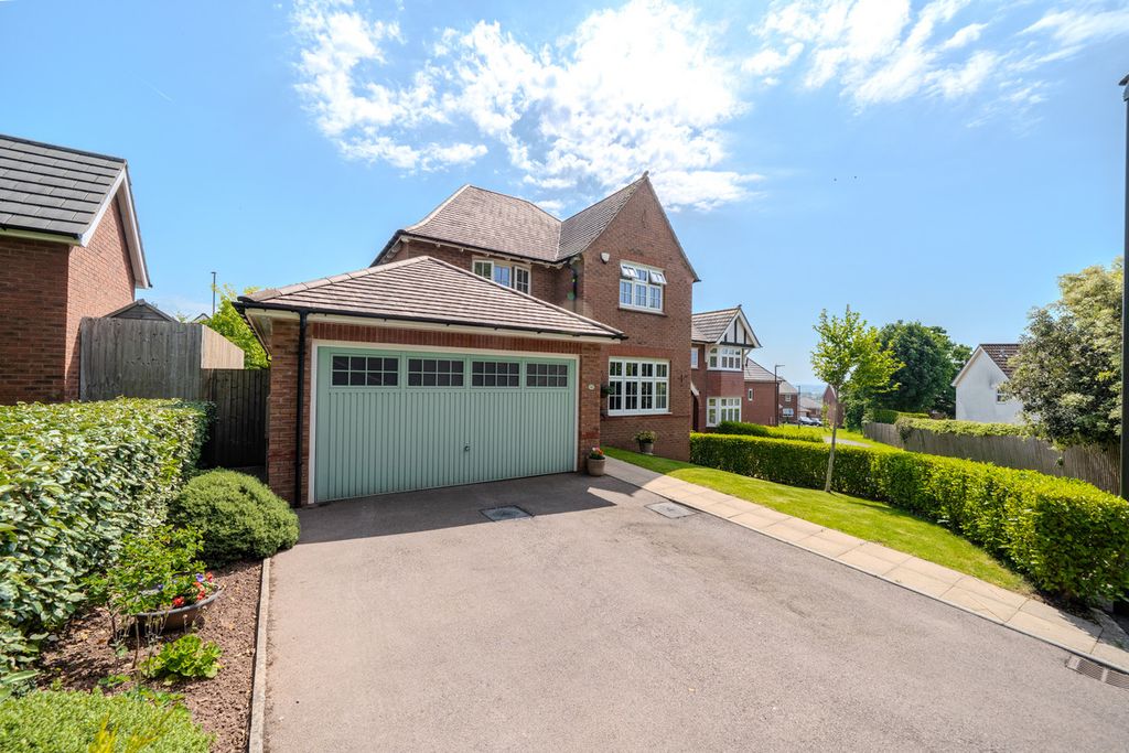 Property photo 1 of 38