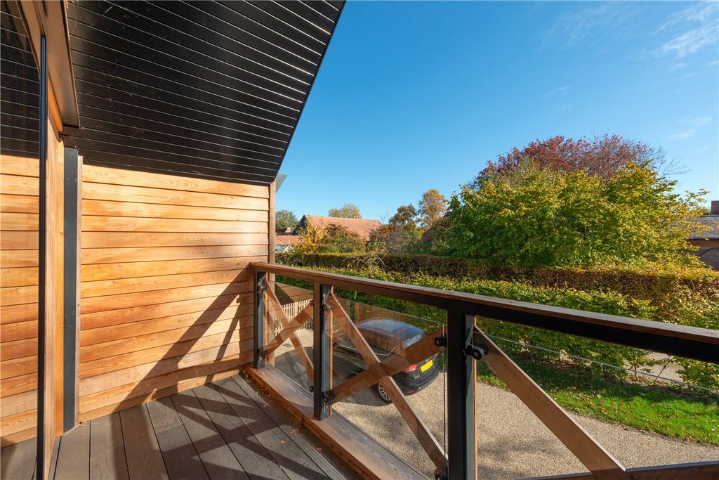 Property photo 1 of 29 Picture No. 11