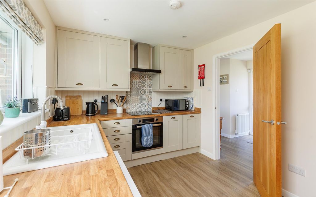 Property photo 3 of 26