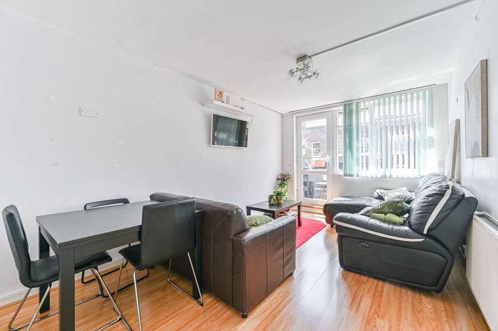 Property photo 2 of 6