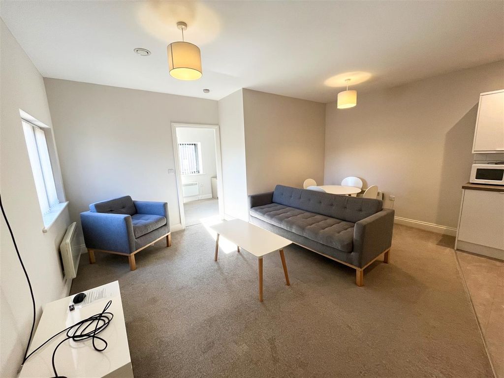 Property photo 3 of 11