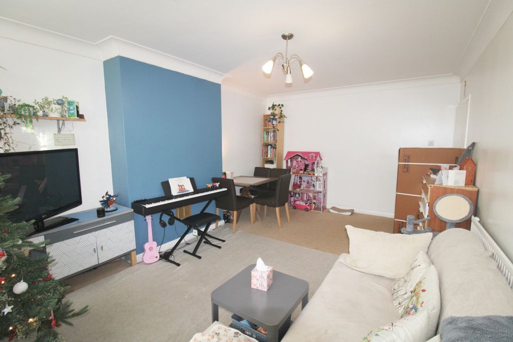 Property photo 3 of 7 Img_2383