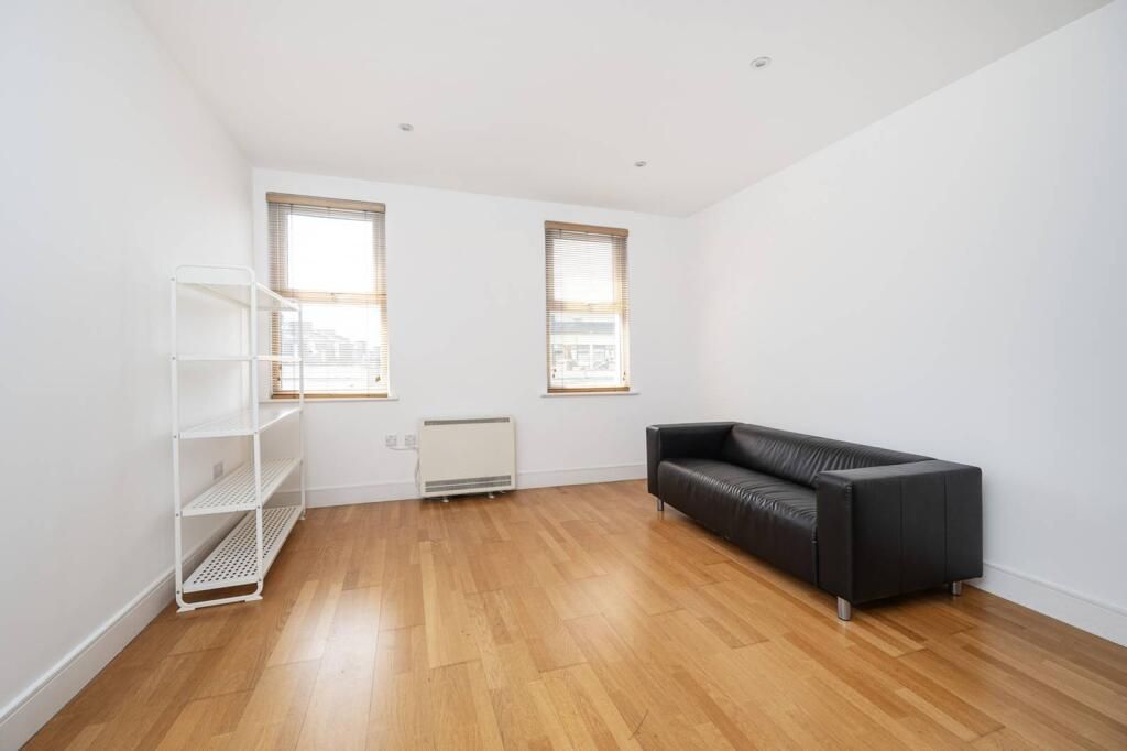 Property photo 2 of 8