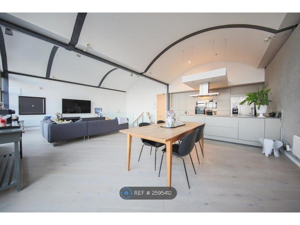 Property photo 1 of 16 Dining Room