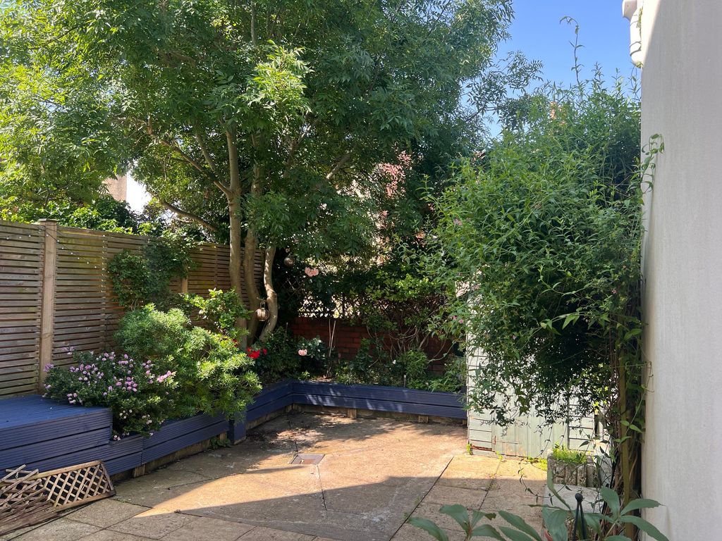 Property photo 2 of 19