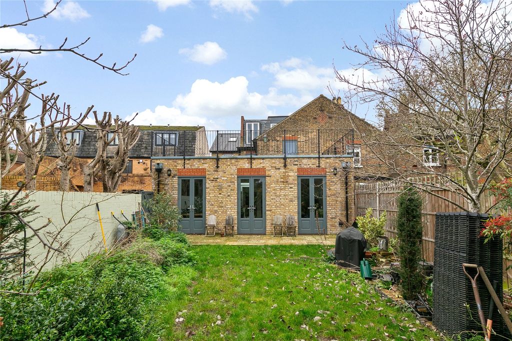 Additional image 19 of 6 bed semi-detached house for saleUxbridge Road, Hampton TW12