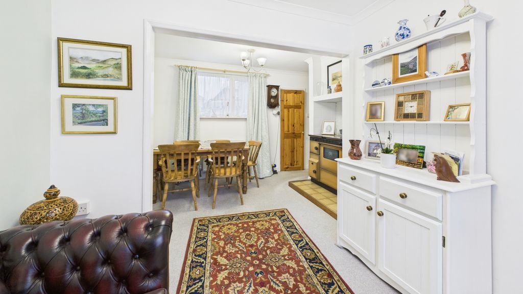 Property photo 3 of 13 Gallery