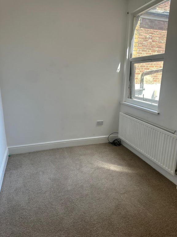 Property photo 1 of 2