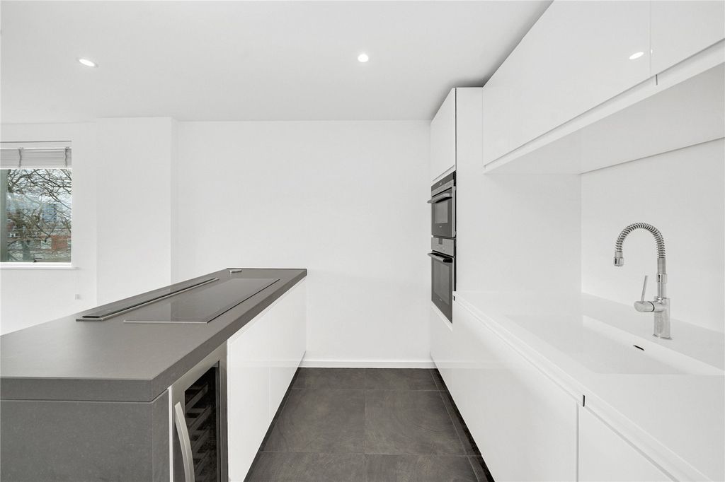 Property photo 3 of 19 Picture No. 48
