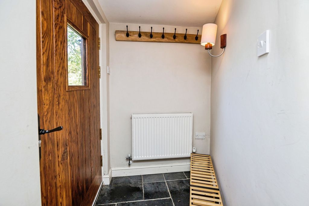 Property photo 3 of 17 Photo