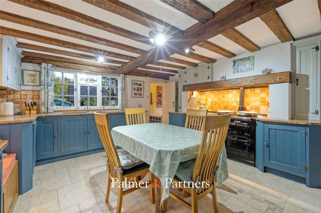 Property photo 2 of 57 Picture No. 31