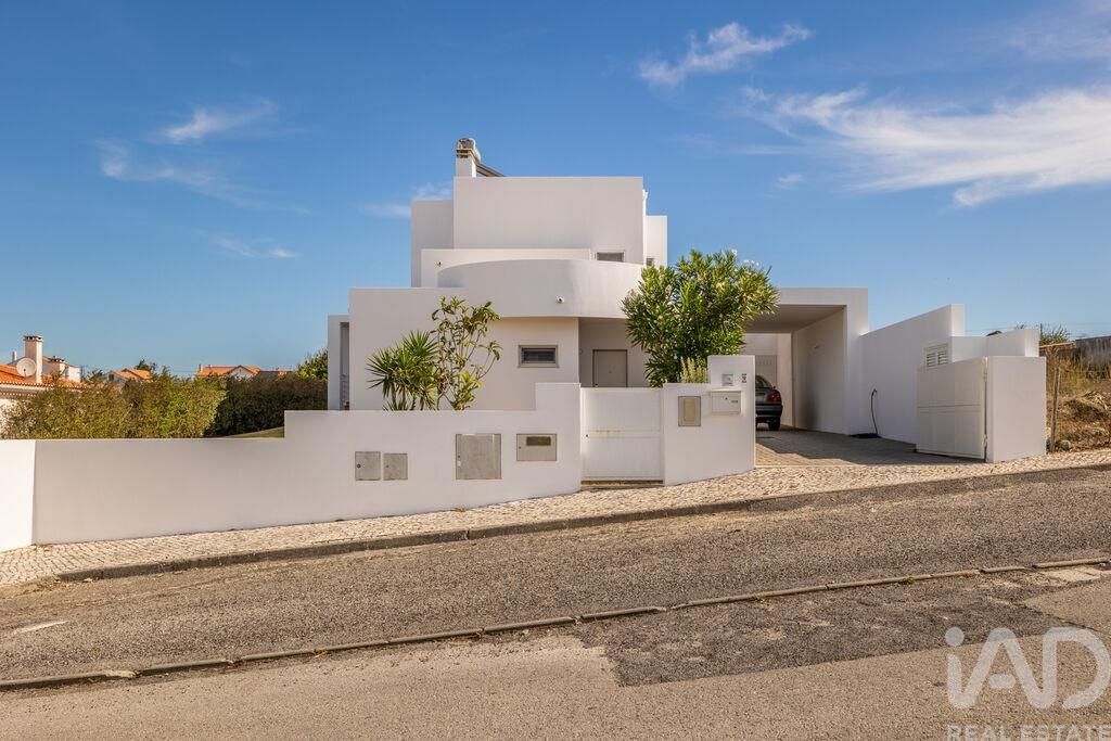 Property photo 1 of 40