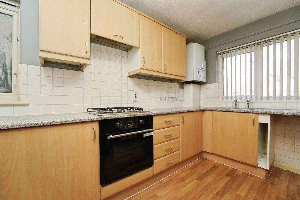 Property photo 2 of 12 Pbox-Img.Jpg