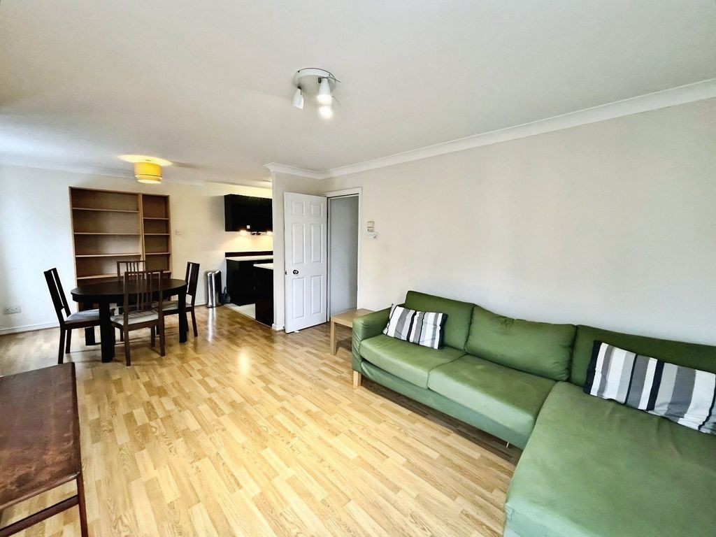 Property photo 2 of 8 Picture No. 21