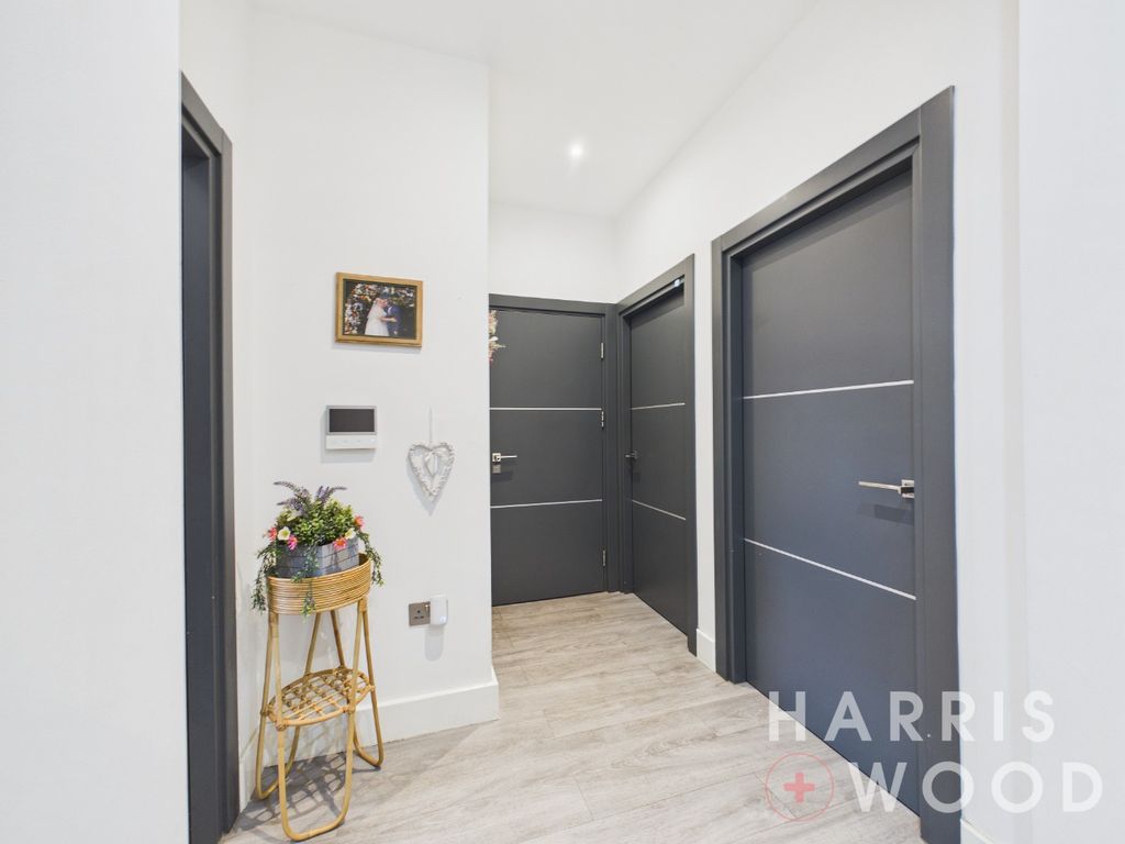 Property photo 2 of 15 4898184