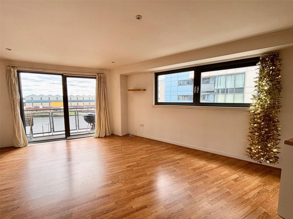Property photo 2 of 14 Picture No. 01