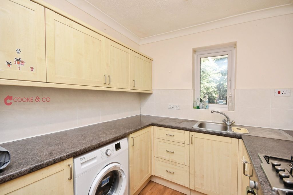 Property photo 2 of 11
