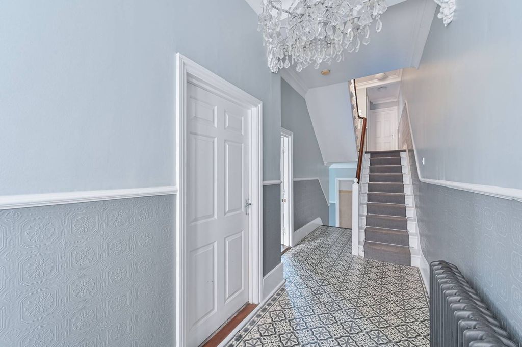 Property photo 1 of 42