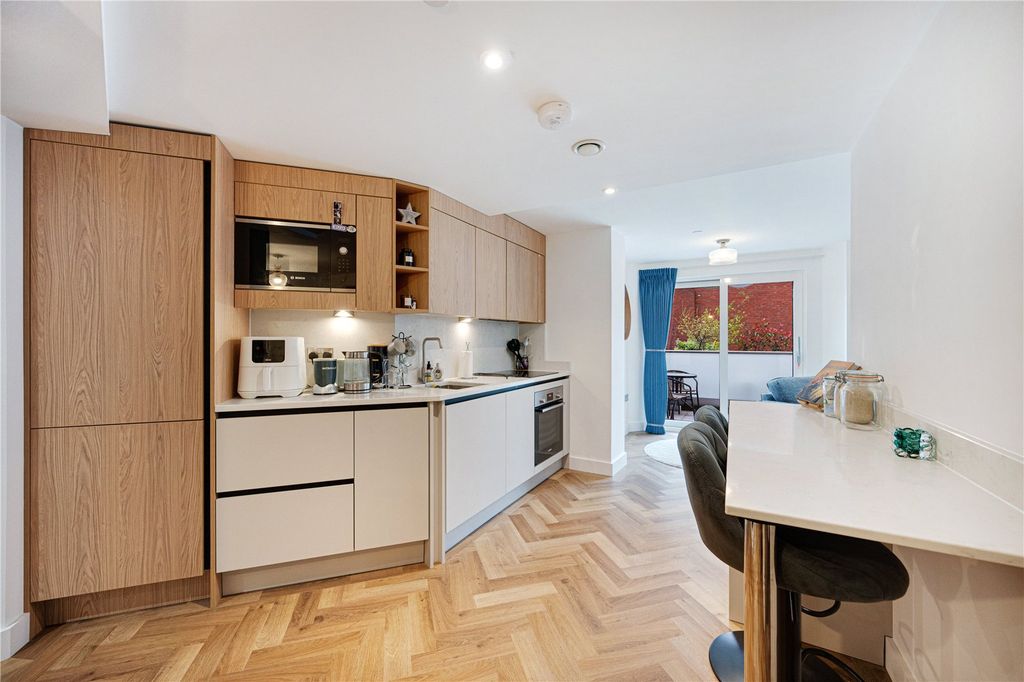 Additional image 4 of 2 bed flat to rentFiremans Square, Chester, Cheshire CH1