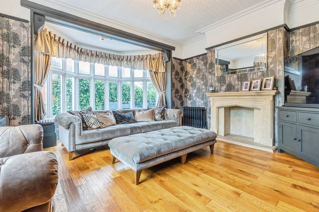 Property photo 2 of 34