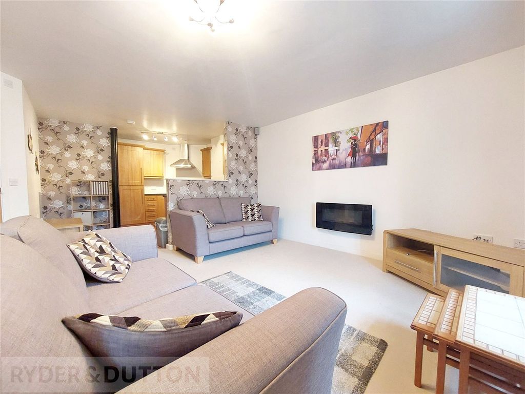 Property photo 2 of 9 Lounge